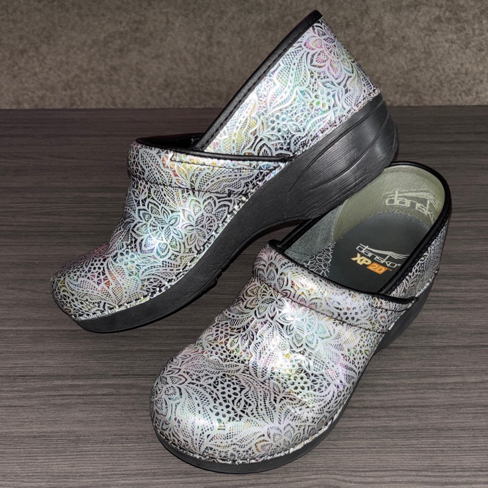 Dansko XP20 Lace Pattern Clogs Size 39